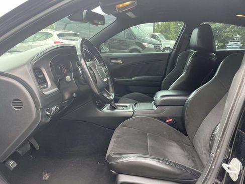 Used 2022 Dodge Charger R/T w/ Plus Group RWD image 15