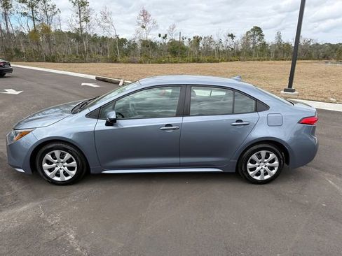 Used 2024 Toyota Corolla LE image 2