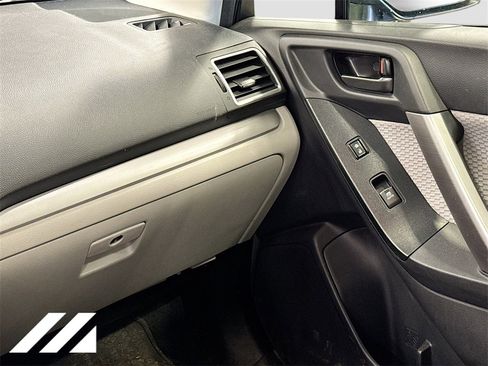 Used 2018 Subaru Forester 2.5i Premium w/ All-Weather Package image 25