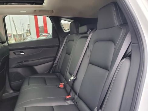 New 2025 Nissan Murano SL image 9