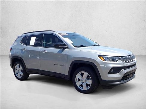 Used 2022 Jeep Compass Latitude w/ Convenience Group AWD/4WD image 6