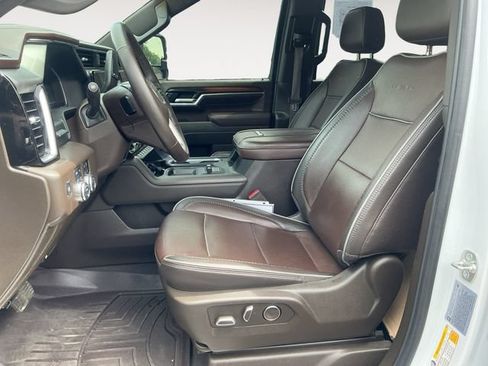 Used 2025 GMC Sierra 3500 Denali w/ Denali Reserve Package AWD/4WD image 9