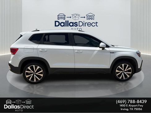 Used 2022 Volkswagen Taos SE FWD image 5