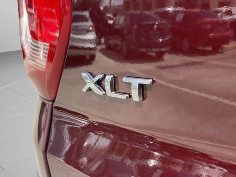 Used 2019 Ford Explorer XLT w/ Equipment Group 202A FWD image 10