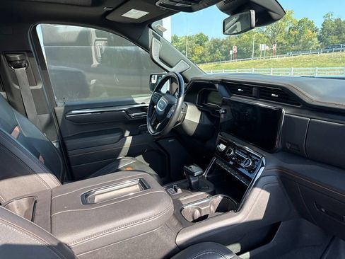 Used 2022 GMC Sierra 1500 AT4 w/ AT4 Preferred Package AWD/4WD image 14