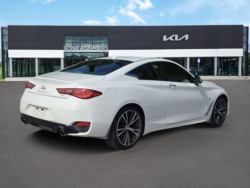 Used 2017 INFINITI Q60 3.0t w/ Premium Plus Package 3.0T RWD image 4