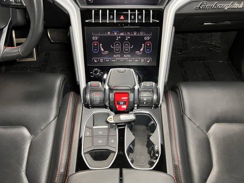 Used 2019 Lamborghini Urus image 27