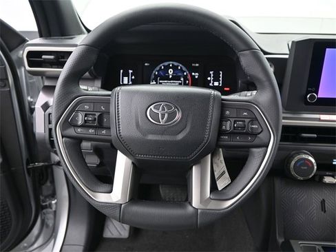 New 2025 Toyota 4Runner SR5 image 5