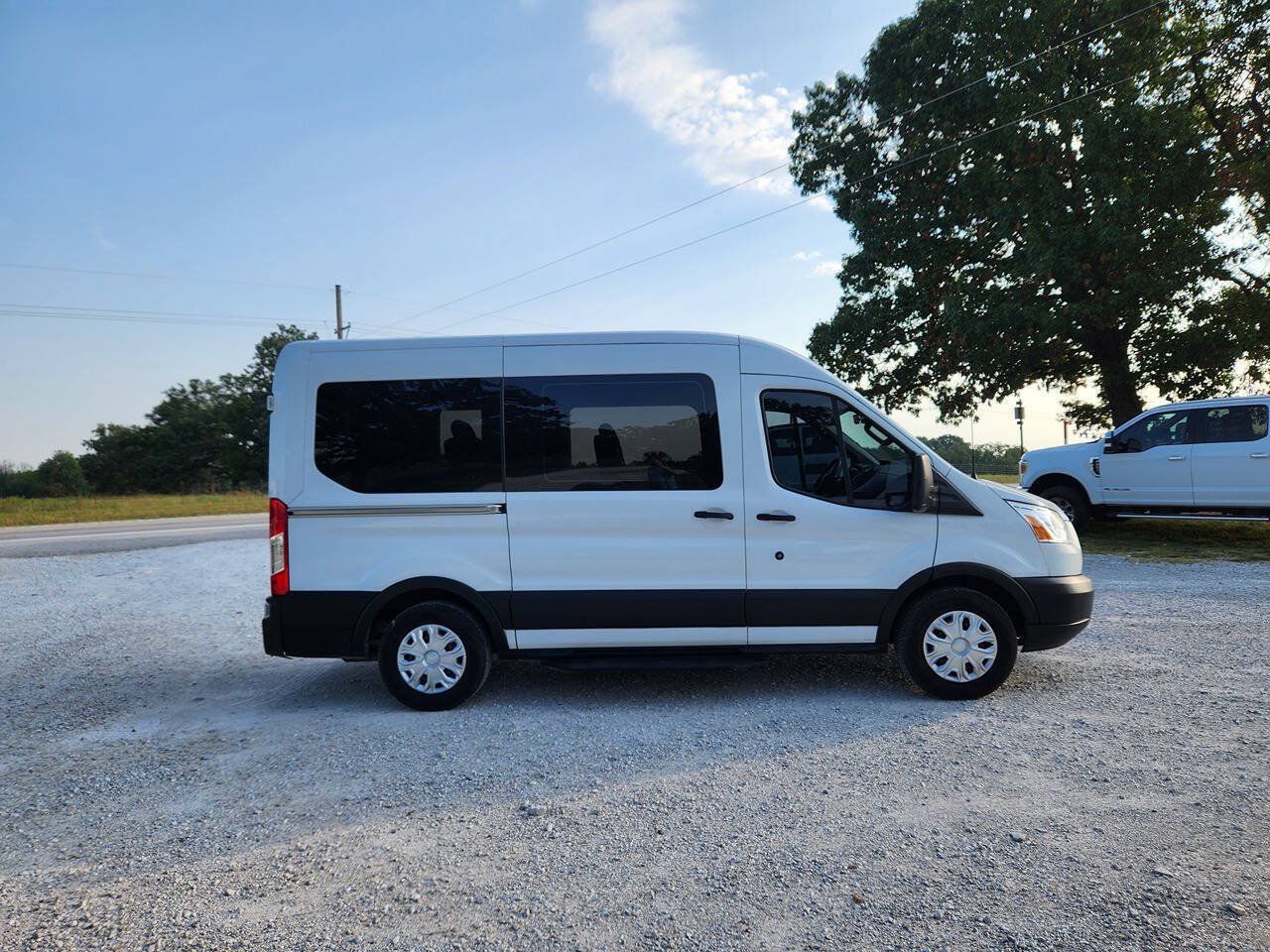 Used 2019 Ford Transit 150 XLT RWD image 5