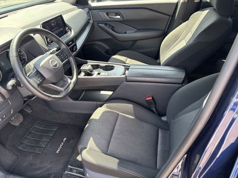 Used 2025 Nissan Rogue SV image 29
