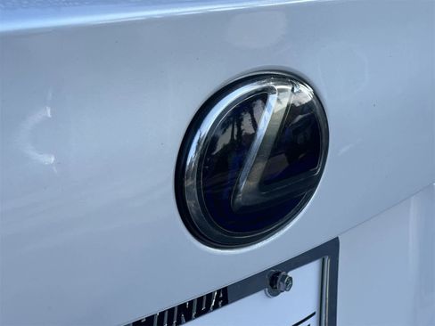 Used 2016 Lexus CT 200h image 10