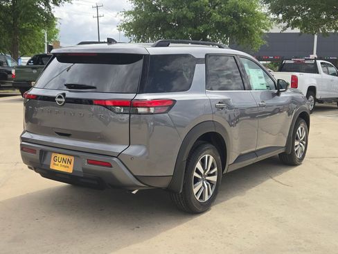 New 2026 Nissan Pathfinder SL FWD image 3