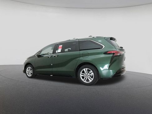 New 2026 Toyota Sienna Limited image 20