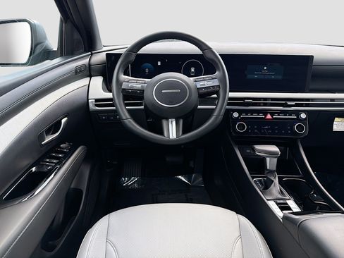 Used 2025 Hyundai Santa Cruz Limited image 16