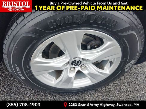 Used 2021 Toyota RAV4 XLE image 9