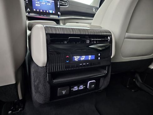 Used 2022 Jeep Wagoneer Series II image 36