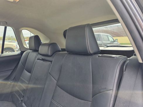 Used 2021 Toyota RAV4 XLE Premium image 8