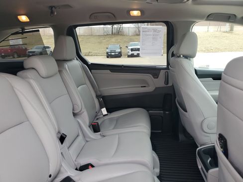 Used 2023 Honda Odyssey Touring image 34