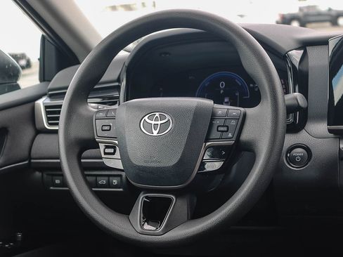 Used 2026 Toyota Camry LE FWD image 17