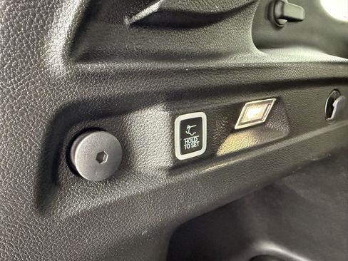 Used 2023 Jeep Grand Cherokee L Limited image 43