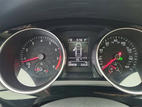 Used 2016 Volkswagen Jetta SEL w/ Lighting Package image 13