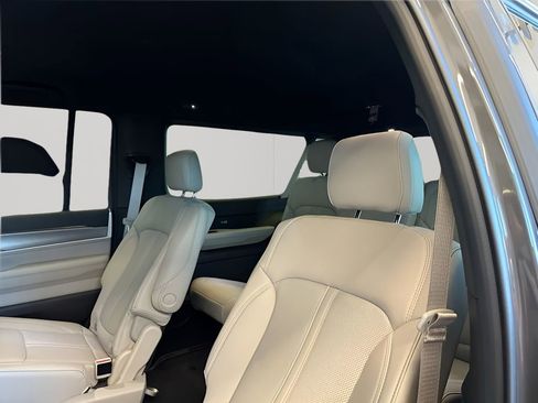 New 2026 Jeep Grand Wagoneer L 4WD image 17