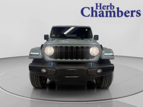 Used 2024 Jeep Wrangler Sport w/ Convenience Group AWD/4WD image 2