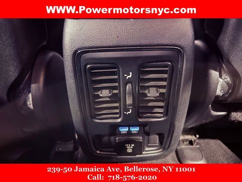 Used 2020 Jeep Grand Cherokee Limited image 39