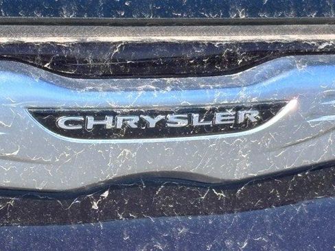 Used 2024 Chrysler Pacifica Limited FWD image 10
