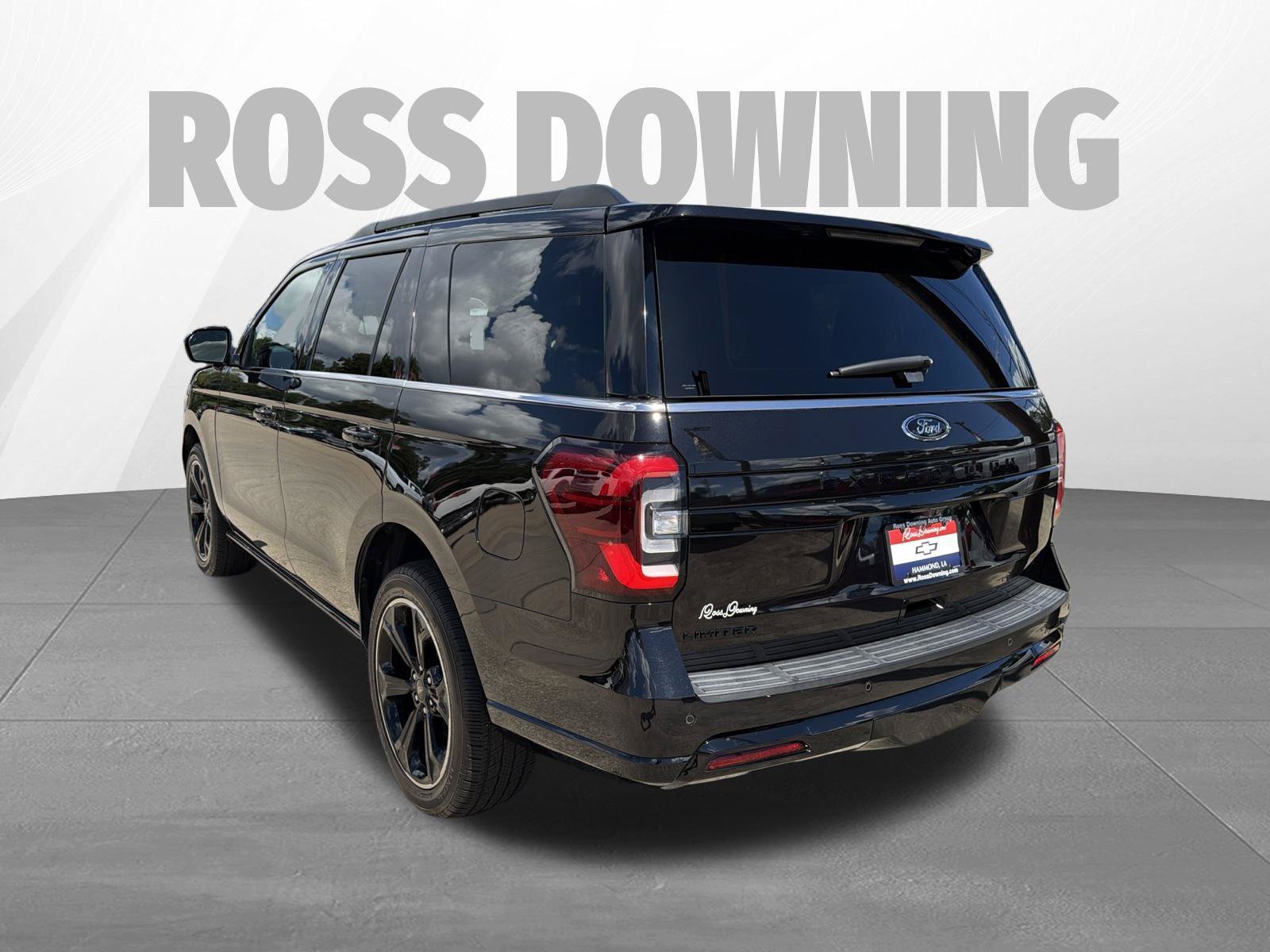 Used 2024 Ford Expedition Limited RWD image 6