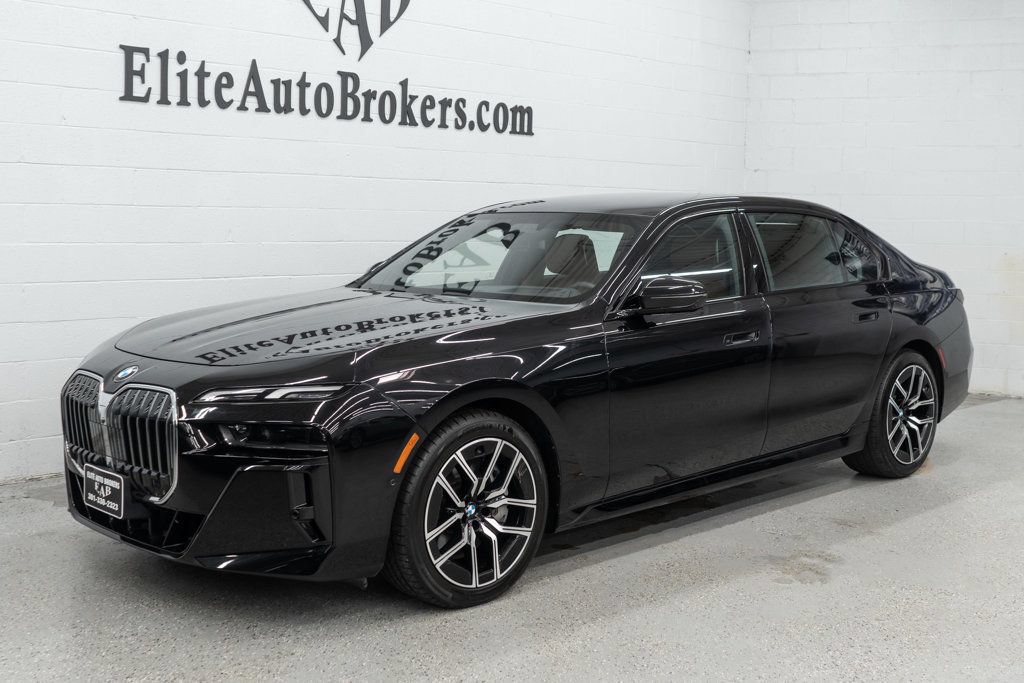 Used 2023 BMW 760i xDrive AWD/4WD image 48
