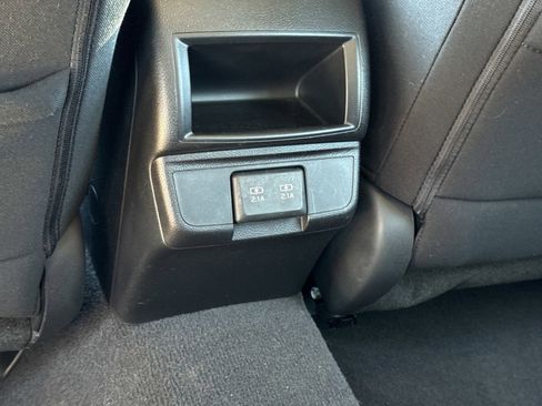 Used 2019 Subaru Outback 2.5i Premium image 11