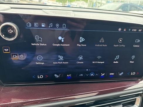 Used 2025 Chevrolet Traverse Z71 w/ Enhanced Driving Package AWD/4WD image 26
