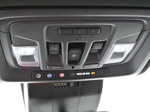 Used 2025 GMC Sierra 1500 AT4 w/ AT4 Premium Package AWD/4WD image 27