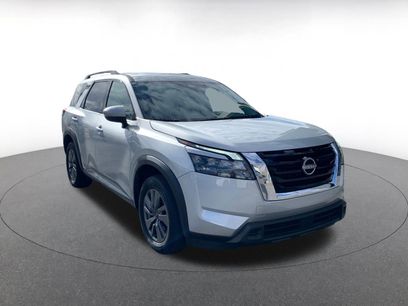 Used 2025 Nissan Pathfinder SV