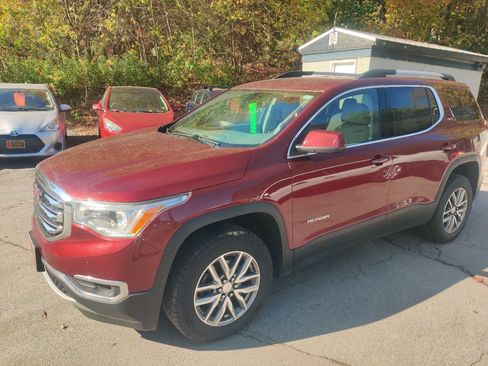 Used 2018 GMC Acadia SLE image 2