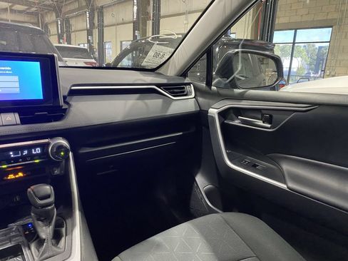 Used 2025 Toyota RAV4 XLE FWD image 4