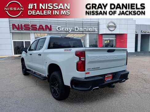 Used 2023 Chevrolet Silverado 1500 LT Trail Boss AWD/4WD image 5