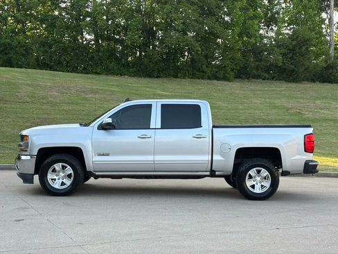 Used 2018 Chevrolet Silverado 1500 LT w/ LT Eassist Package RWD image 7