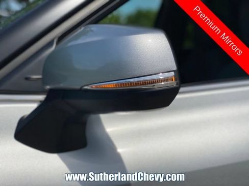 Used 2024 Toyota Highlander XLE AWD/4WD image 12