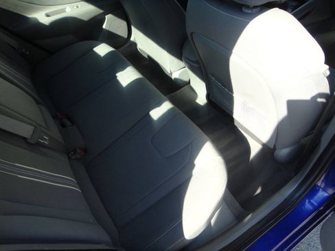 Used 2021 Hyundai Elantra SEL w/ Convenience + Premium Package FWD image 14