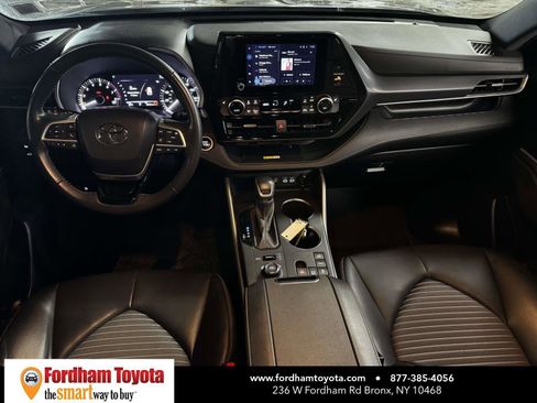 Used 2024 Toyota Highlander XSE AWD/4WD image 13