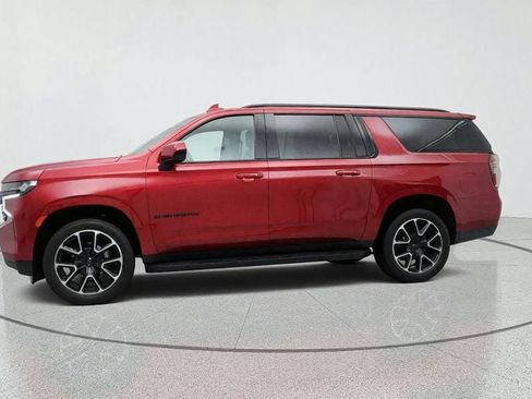 Used 2023 Chevrolet Suburban RST AWD/4WD image 8