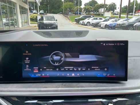 Used 2024 BMW X5 sDrive40i w/ M Sport Package RWD image 18