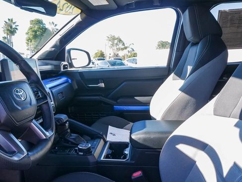 Used 2024 Toyota Tacoma TRD Off-Road image 17