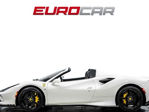 Used 2022 Ferrari F8 Tributo RWD image 2