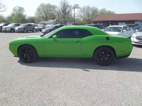Used 2017 Dodge Challenger R/T w/ Blacktop Package RWD image 4