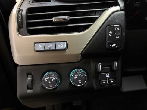 Used 2020 GMC Yukon Denali w/ Open Road Package AWD/4WD image 47