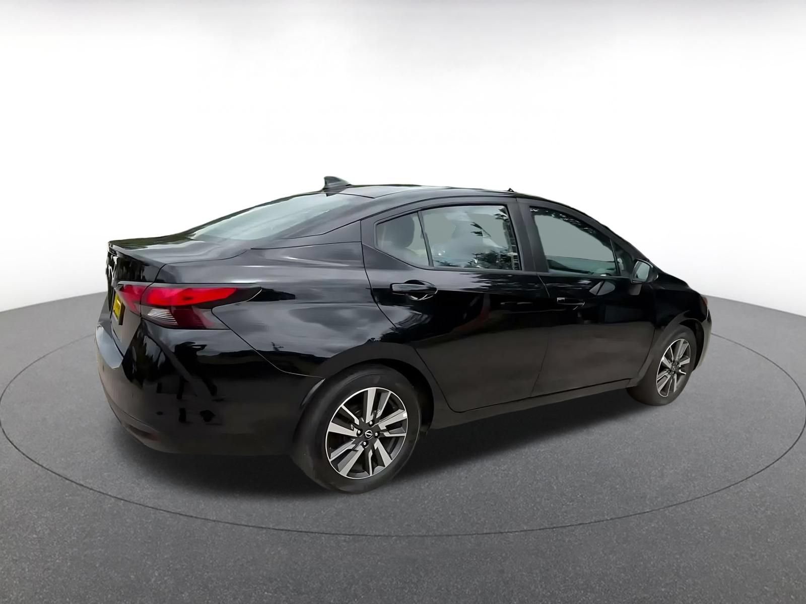 Used 2025 Nissan Versa SV FWD image 13