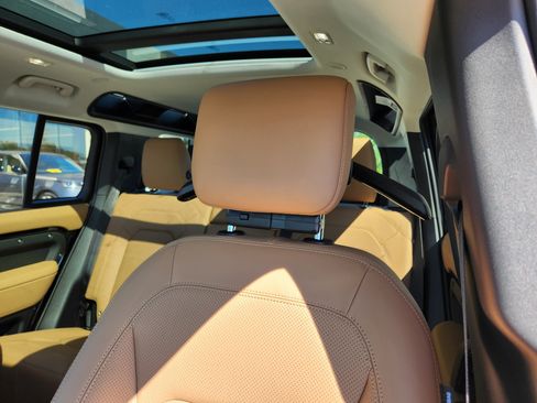New 2026 Land Rover Defender 110 S AWD/4WD image 9